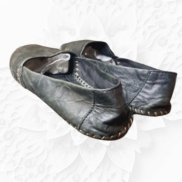 Adam Tucker By Me Too Butter-Soft Leather Flats In Charcoal  - Picture 8 of 11